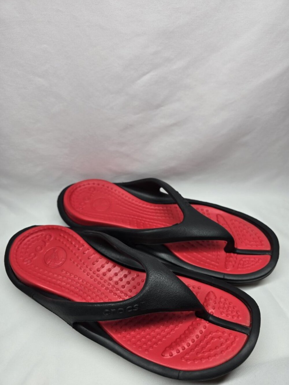 Crocs Unisex Athens Sandal Size 12 Mens Red/Black Thong Flip Flops
